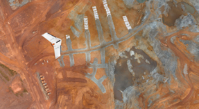 Innovation et DSI - Les applications du digital sur le terrain des activités d’Eramet sont nombreuses. Ici, un drone survolant une mine.