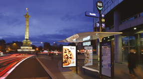 Innovation et DSI - Inventé par JCDecaux, l’abribus publicitaire a inauguré le business model du mobilier urbain financé par la publicité.