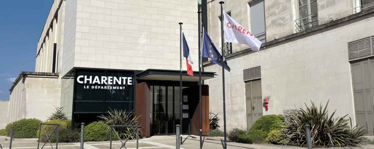 Avec Vates, le CD16 (Conseil Départemental de la Charente) prouve qu’une sortie de VMware est possible