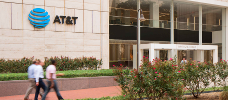 AT&T engloutit 45 milliards de tokens par jour et jure que chaque dollar investi dans l'IA lui en rapporte cinq