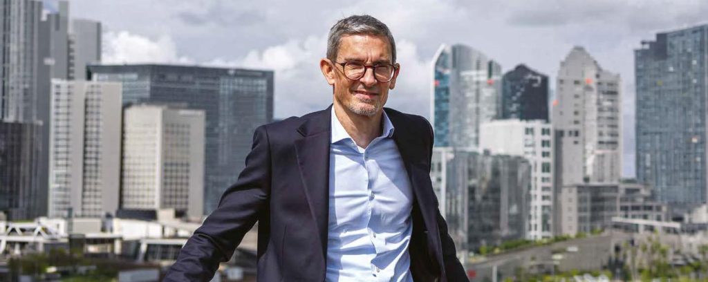 Marc Blangy (OMNES Education) : « Les étudiants ne peuvent plus découvrir l’IA à leur arrivée dans le monde du travail »
